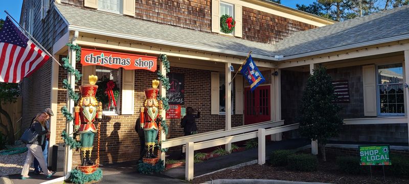 A Deceptively Small Storefront on the Outer Banks A Deceptively Small Storefront on the Outer Banks