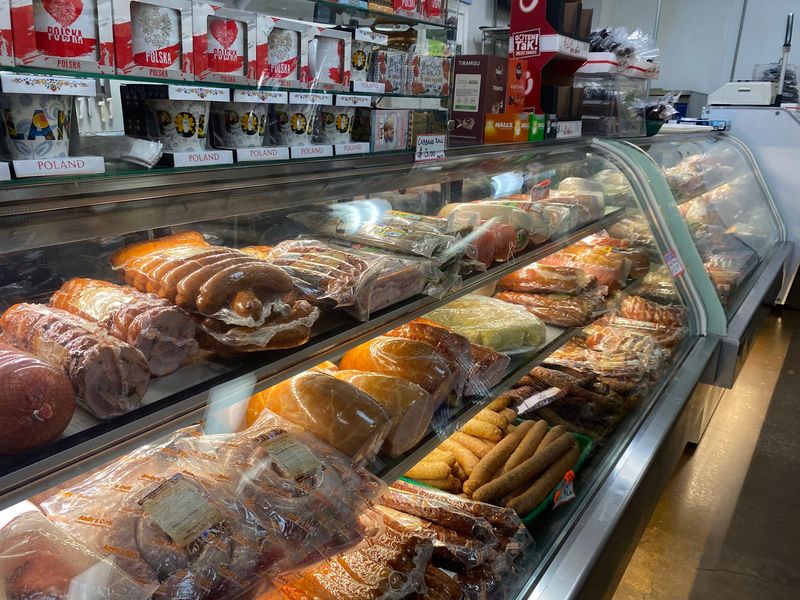 A Deli Counter That Draws A Crowd A Deli Counter That Draws A Crowd