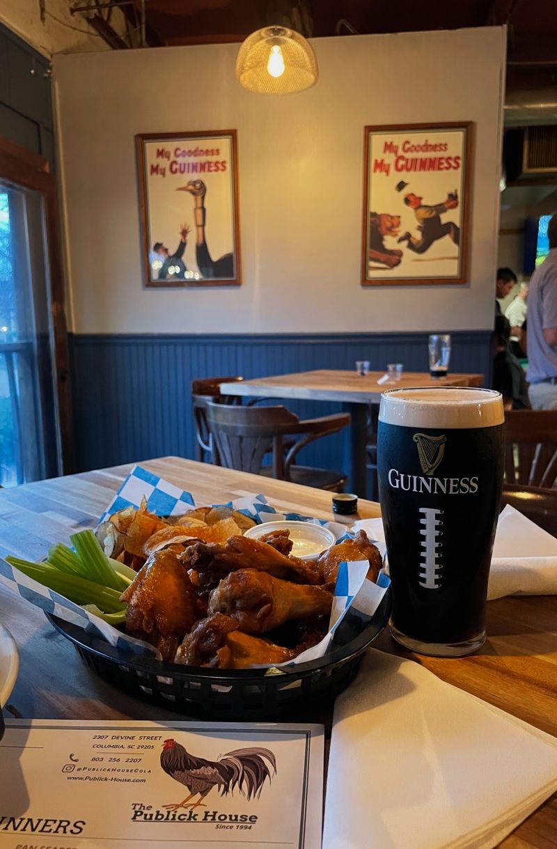A Devine Street Tavern With a Loyal Following A Devine Street Tavern With a Loyal Following