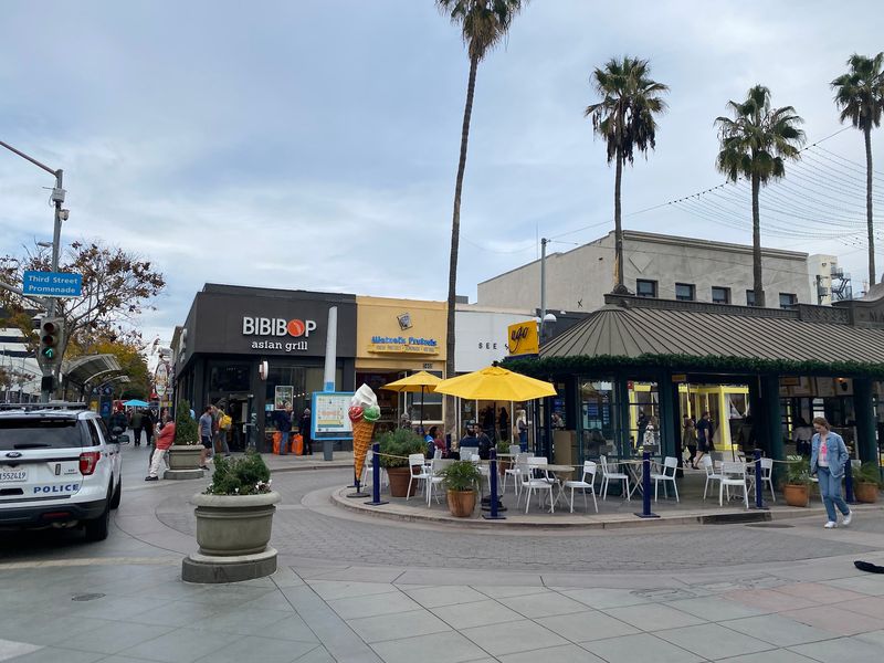 A Dining Scene With Options for Every Appetite