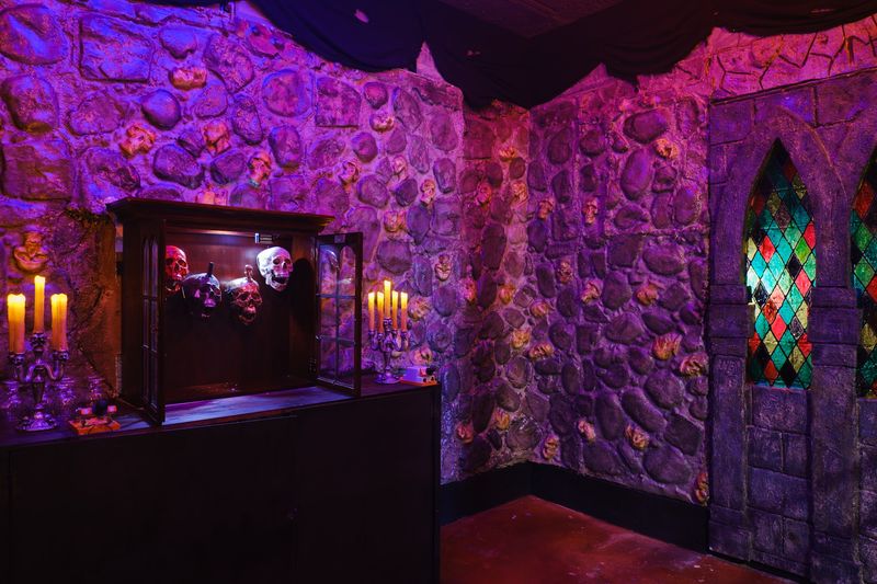 A Gothic Atmosphere That Goes All the Way A Gothic Atmosphere That Goes All the Way