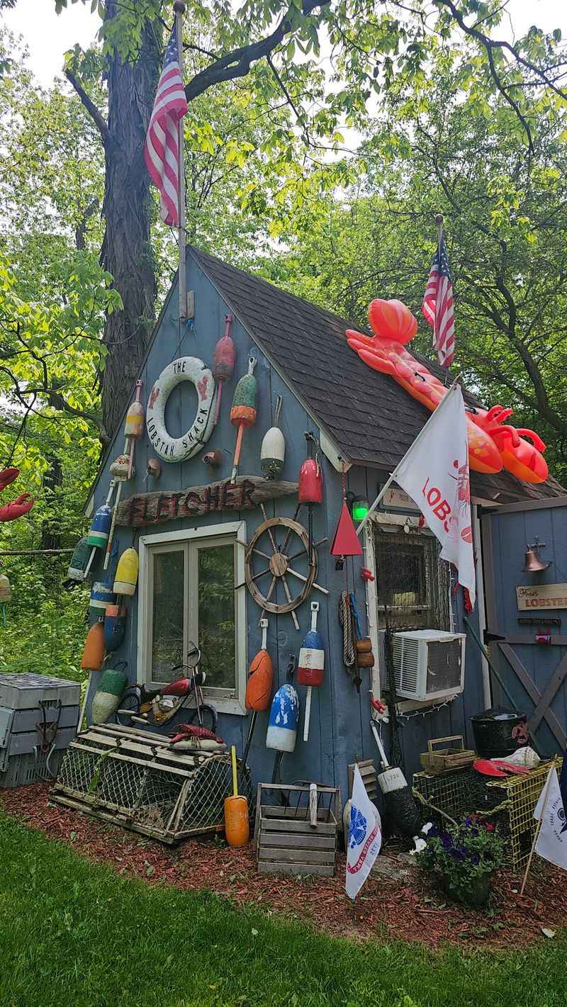 A Holiday Tradition Hidden on a Country Road A Holiday Tradition Hidden on a Country Road