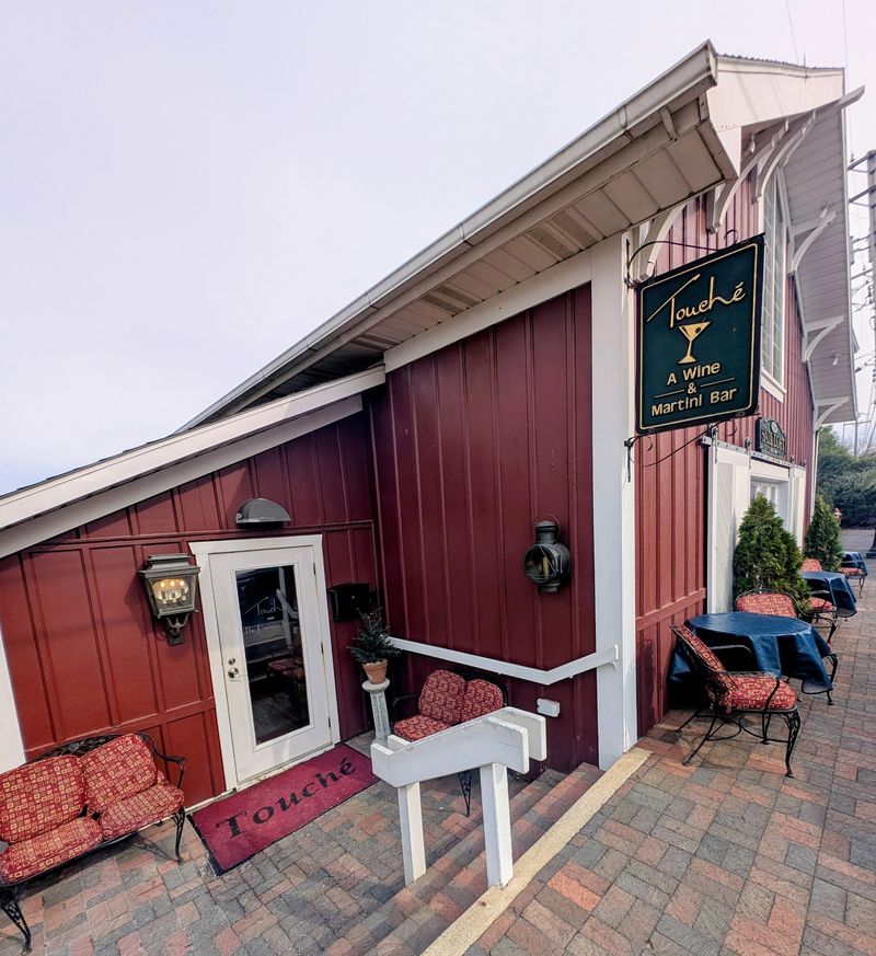 A Landmark Address on the Vermilion Riverfront A Landmark Address on the Vermilion Riverfront