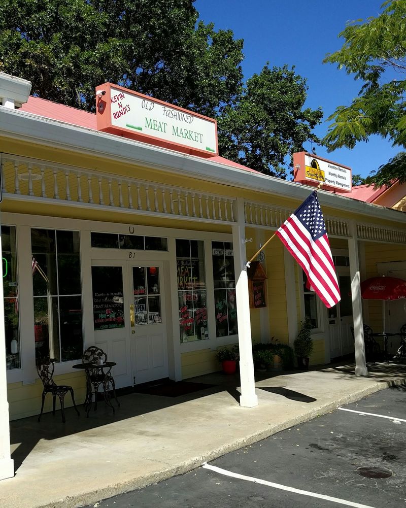 A Little Shop on Groveland's Main Street A Little Shop on Groveland's Main Street