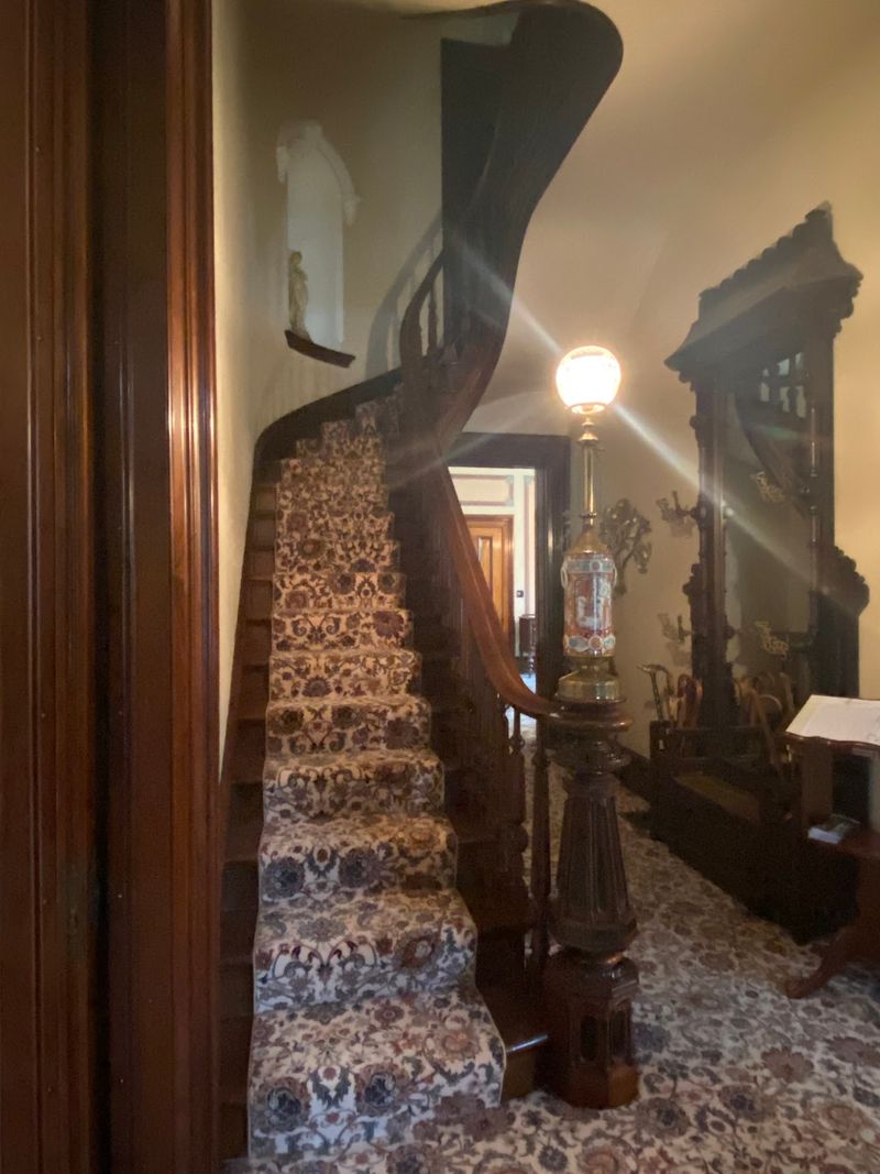 A Living Archive for Ionia Families and Their Heirlooms