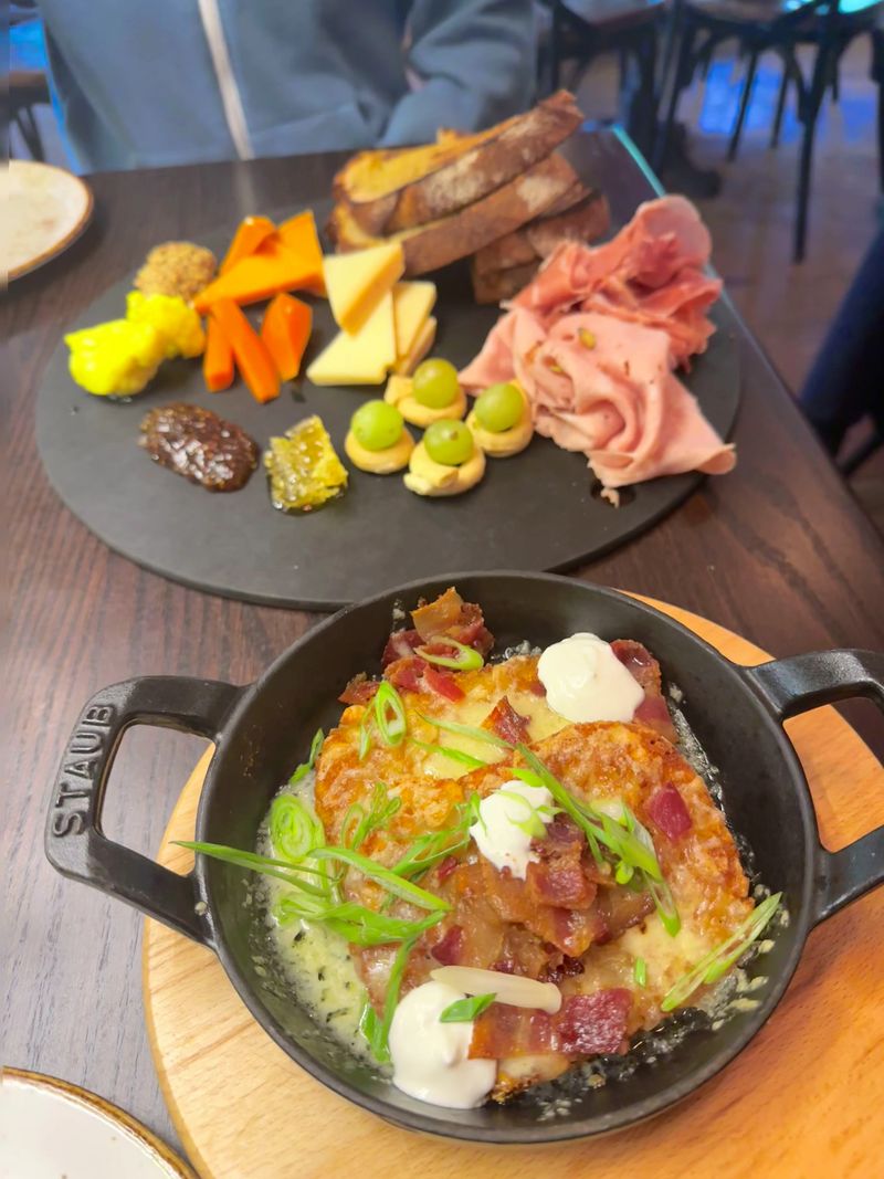 A Modern American Menu Built on Seasonal Ingredients A Modern American Menu Built on Seasonal Ingredients