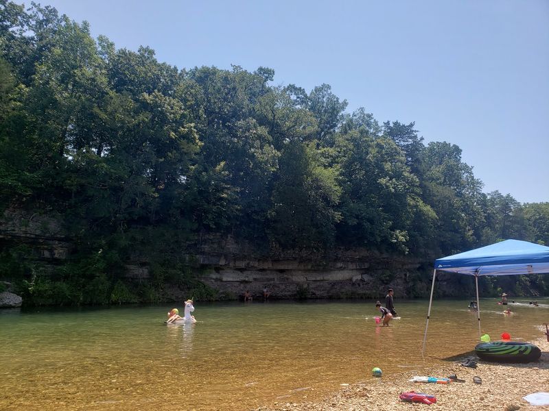 A Quieter Alternative to the Illinois River Crowd A Quieter Alternative to the Illinois River Crowd