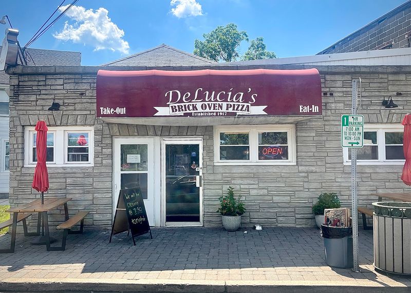 A Raritan Address With A Big Pizza Reputation A Raritan Address With A Big Pizza Reputation