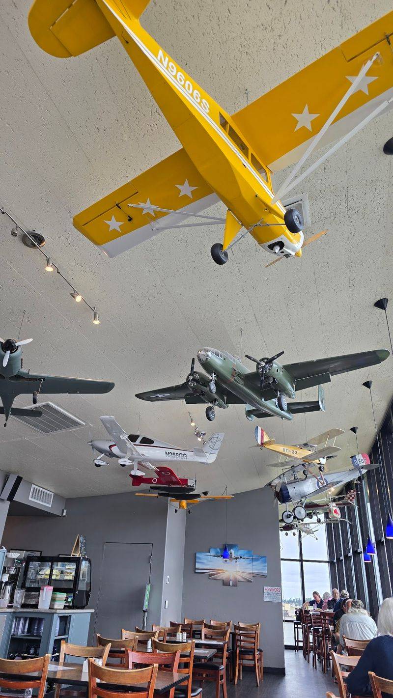 A Relaxed Vibe Built for Families and Aviation Fans A Relaxed Vibe Built for Families and Aviation Fans