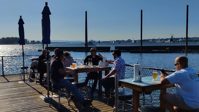 A Restaurant That Literally Floats on the River A Restaurant That Literally Floats on the River