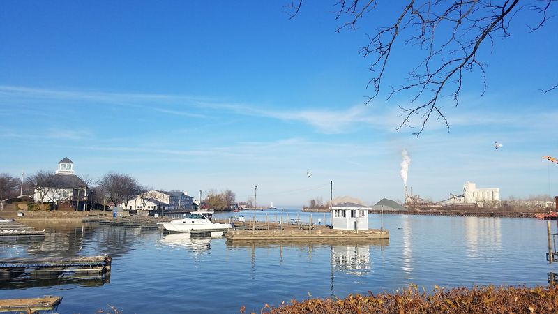 A River Mouth That Defines the Town's Character A River Mouth That Defines the Town's Character