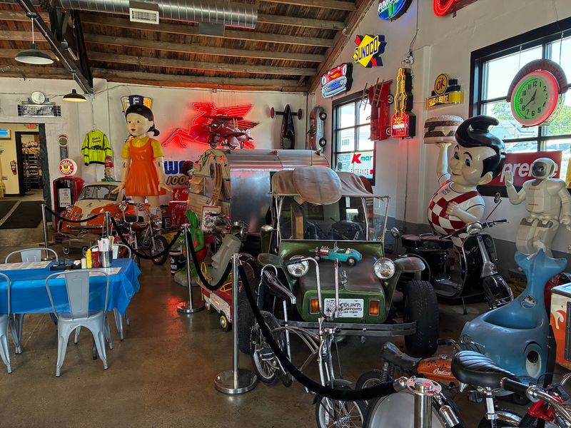 A Room Full of Live Music and Car Shows