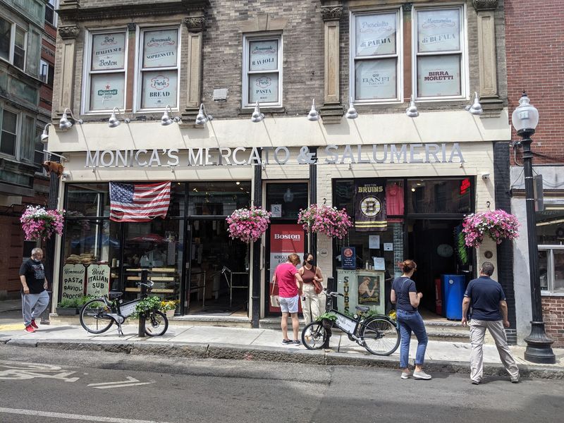 A Salem Street Shop With a Bold Claim A Salem Street Shop With a Bold Claim
