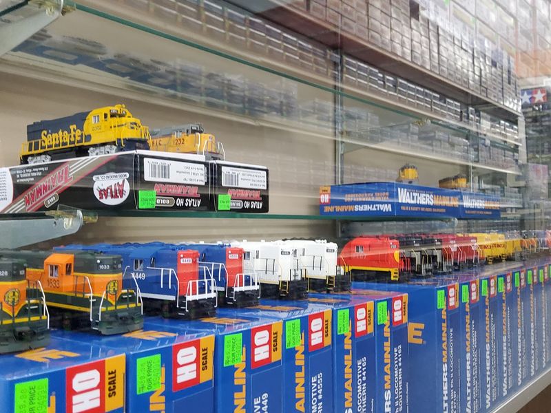 A Scale Model Selection That Covers Almost Everything