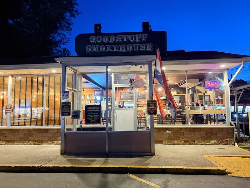 A Small Plaza Spot With Big Ambitions
