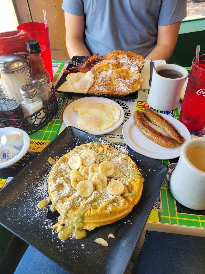 A Stack of Deliciousness: Hotcake Heaven and Creative Toppings