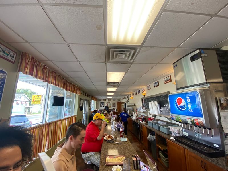 A Staff That Treats Strangers Like Regulars A Staff That Treats Strangers Like Regulars