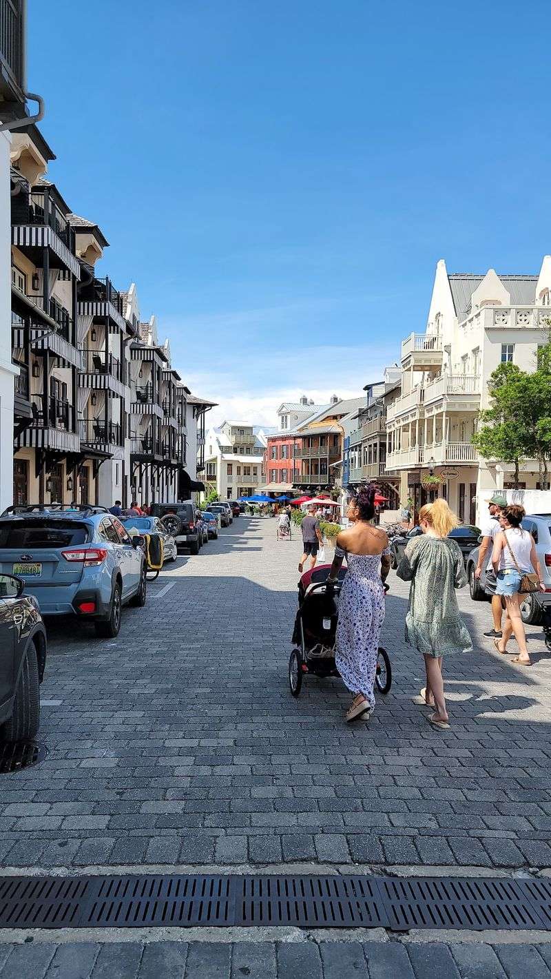 A Town Built Like a Painting A Town Built Like a Painting