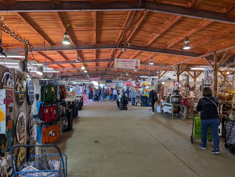 A Trade Tradition in the Heart of Canton A Trade Tradition in the Heart of Canton
