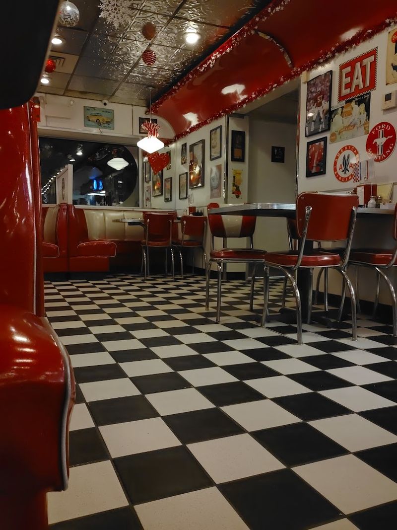 A Trip Back to the Mid-Century Roadside Kitchen A Trip Back to the Mid-Century Roadside Kitchen