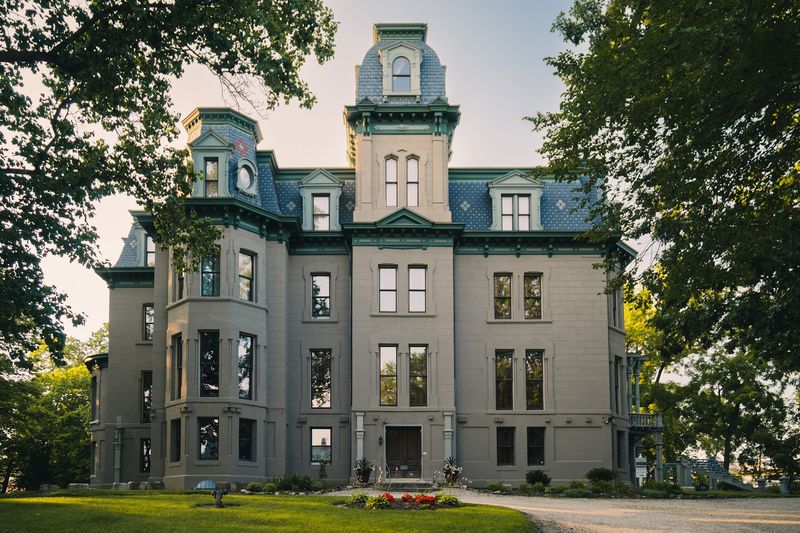 A Victorian Giant Spanning 25,000 Square Feet A Victorian Giant Spanning 25,000 Square Feet