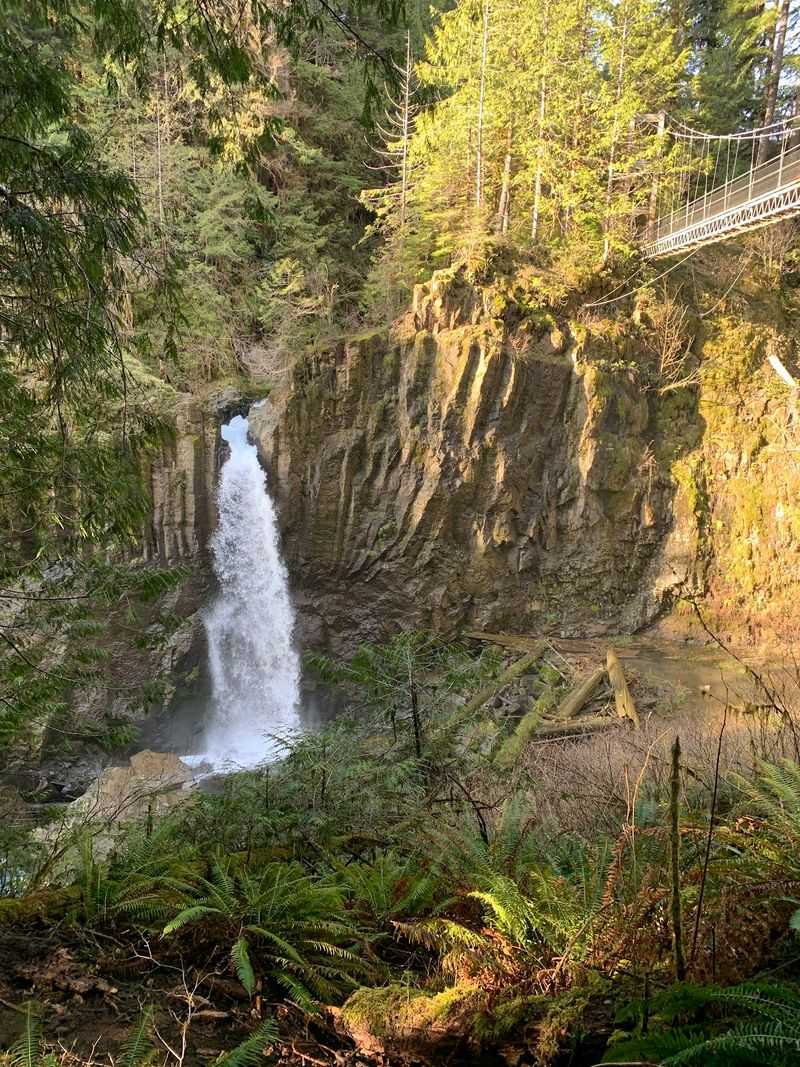 A Waterfall That Roars Loudest in Winter A Waterfall That Roars Loudest in Winter