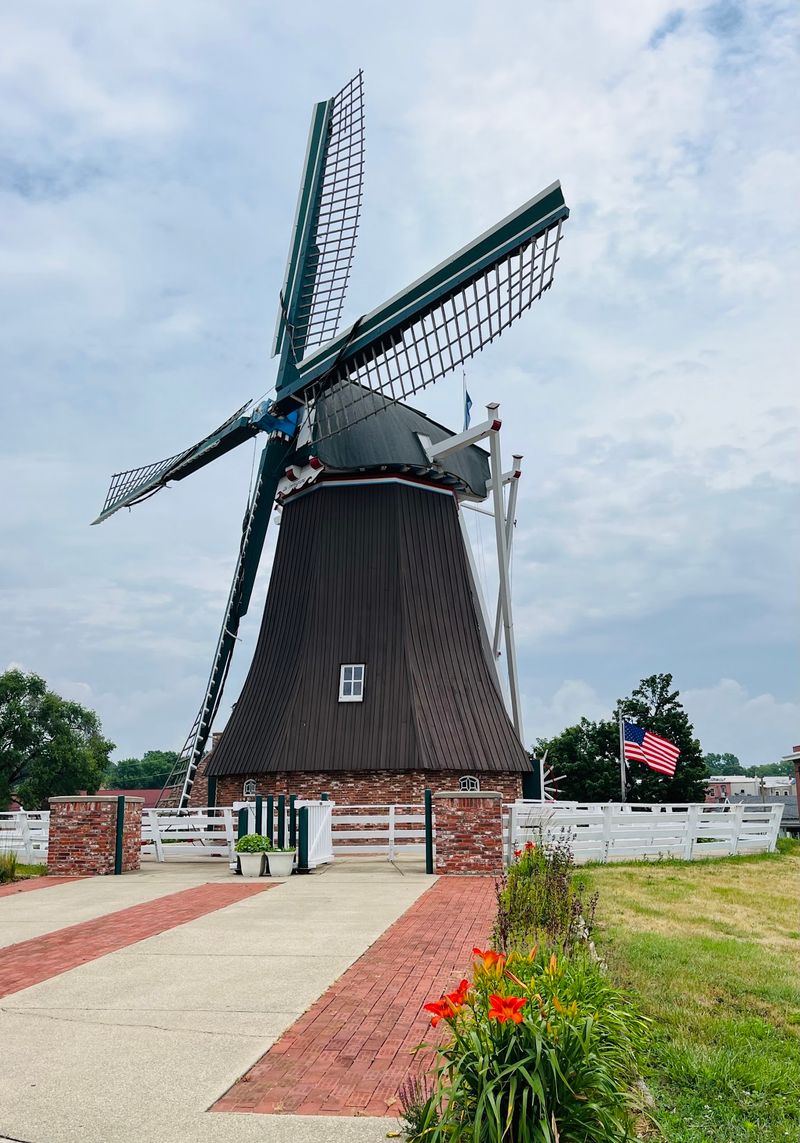 A Windmill Built in the Netherlands for Illinois A Windmill Built in the Netherlands for Illinois