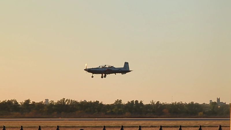 Active Flight Operations and the Live Airport Experience Active Flight Operations and the Live Airport Experience