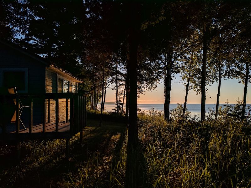 An Eco-Conscious Property That Respects the Lake An Eco-Conscious Property That Respects the Lake