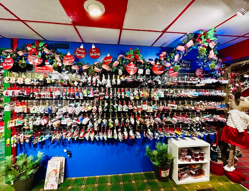 An Ornament for Absolutely Everyone An Ornament for Absolutely Everyone
