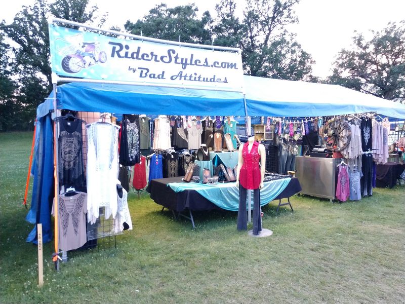 Apparel Vendors and Pre-Show Shopping Apparel Vendors and Pre-Show Shopping