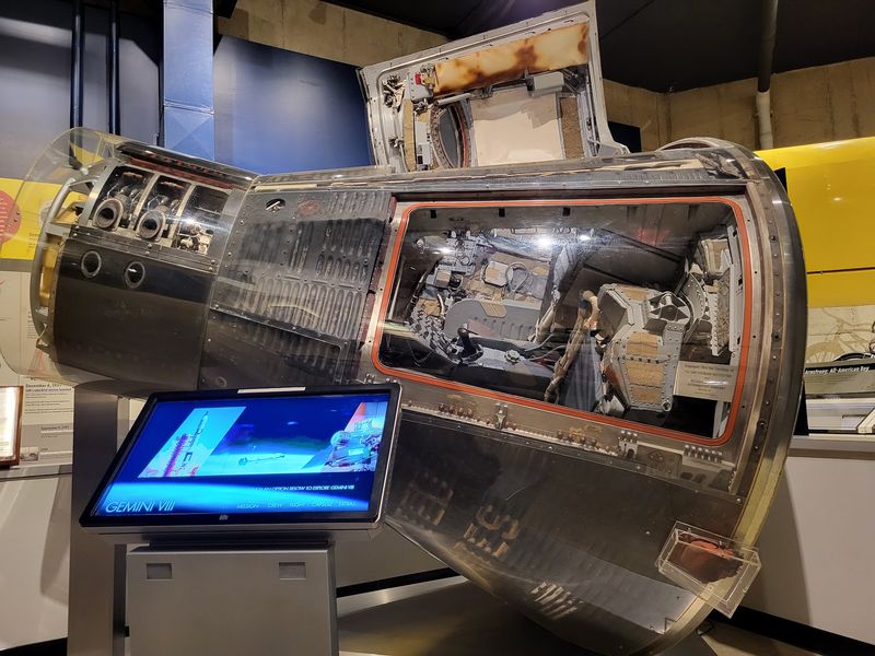 Armstrong Air & Space Museum's Apollo Command Module - Wapakoneta Armstrong Air & Space Museum's Apollo Command Module - Wapakoneta