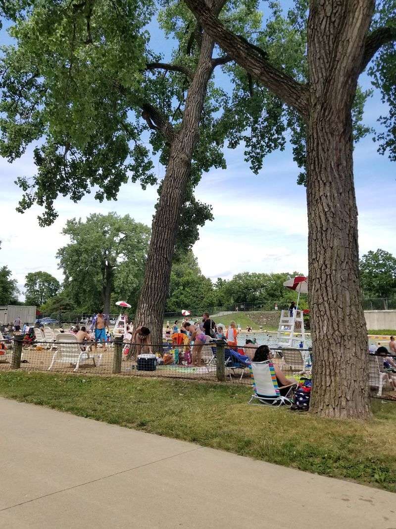 Arrive Early to Snag Shaded Spots Arrive Early to Snag Shaded Spots