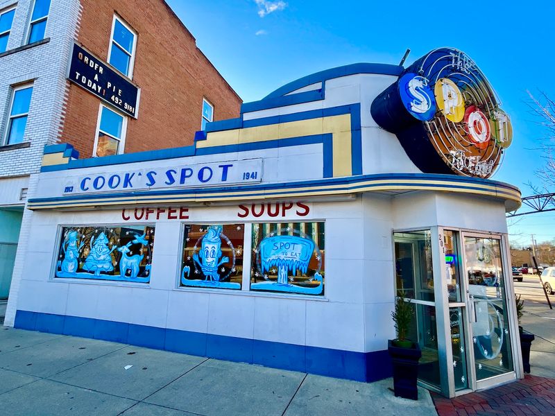 Art Moderne Architecture And The Diner Atmosphere Inside