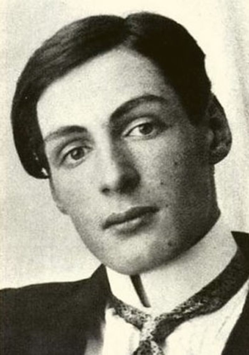 Arthur Cravan: The Dada Poet Who Disappeared at Sea Arthur Cravan: The Dada Poet Who Disappeared at Sea
