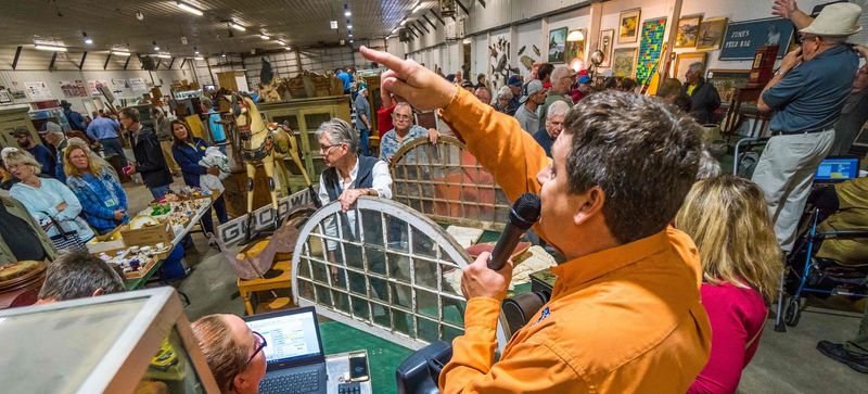 Auctions That Bring Out the Bidders Auctions That Bring Out the Bidders