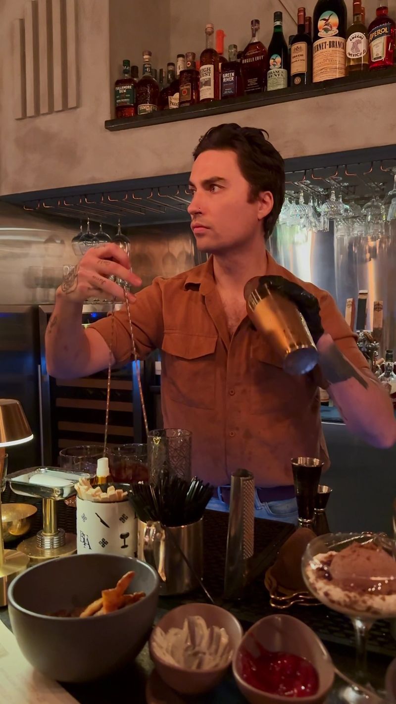 Bar Service and the Craft Behind the Glass Bar Service and the Craft Behind the Glass