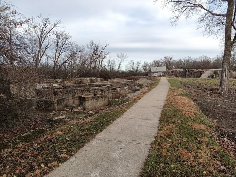 Biking the Canal Trail: A Two-Wheeled Extension of the Visit Biking the Canal Trail: A Two-Wheeled Extension of the Visit