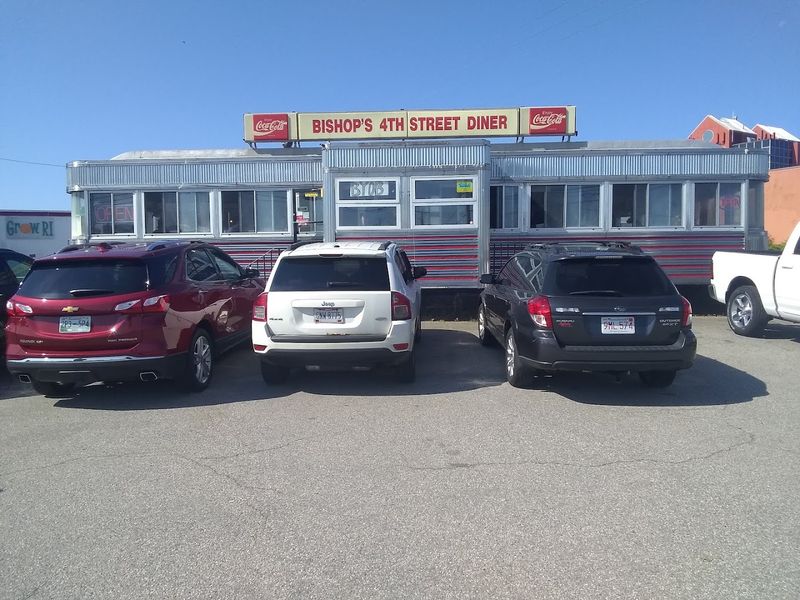 Bishop's 4th Street Diner, Newport area / Fall River road trip stop Bishop's 4th Street Diner, Newport area / Fall River road trip stop