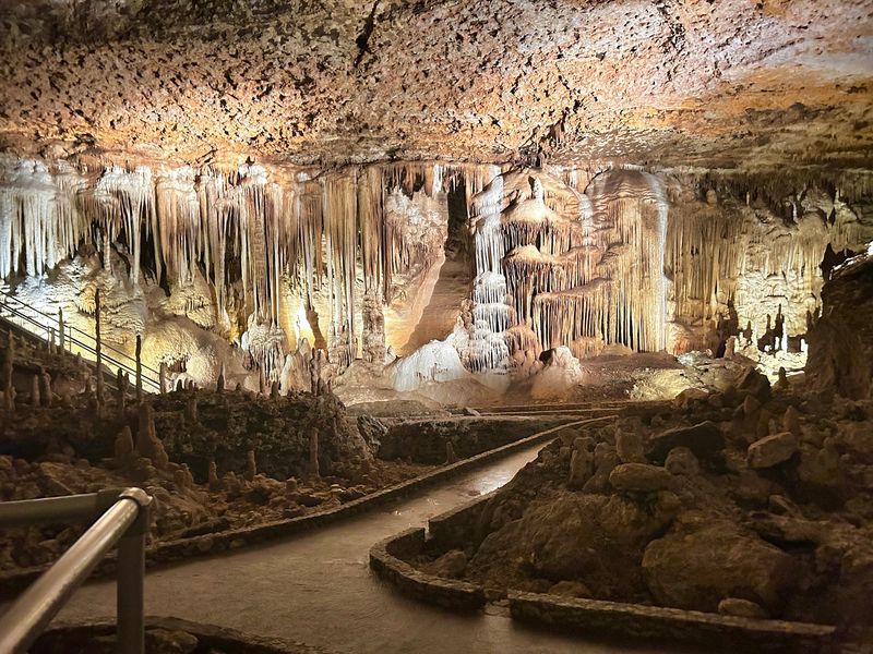 Blanchard Springs Caverns, Fifty-Six, Arkansas Blanchard Springs Caverns, Fifty-Six, Arkansas