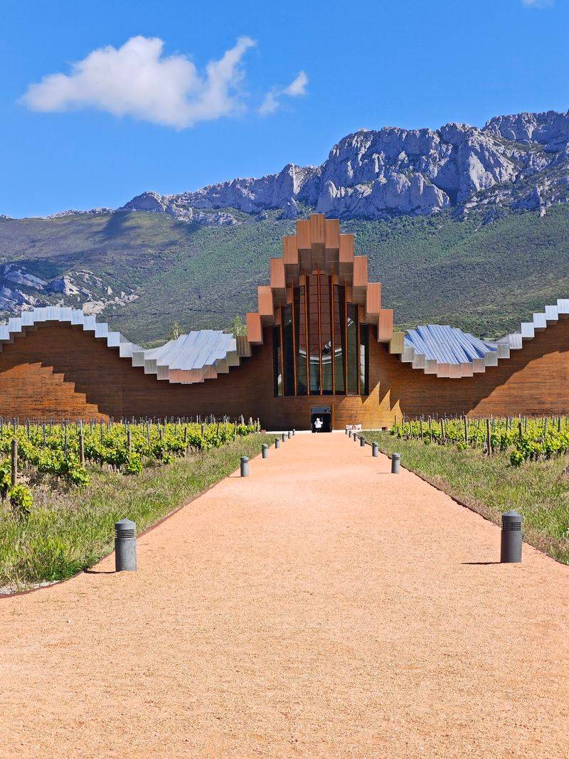 Bodegas Ysios, Rioja Alavesa Bodegas Ysios, Rioja Alavesa