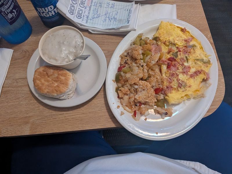 Breakfast That Earns Its Reputation Before 9 AM Breakfast That Earns Its Reputation Before 9 AM