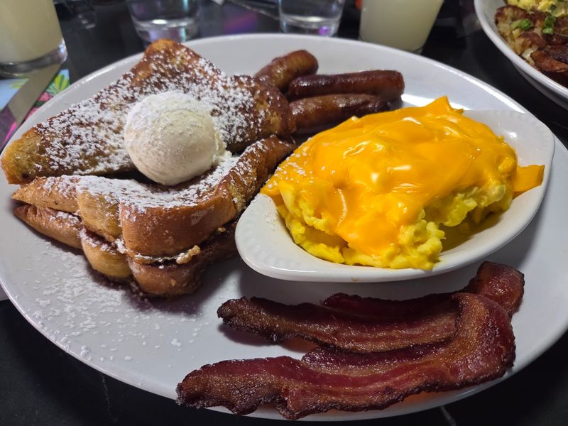 Breakfast That Holds Its Own Against Any Diner in the Country Breakfast That Holds Its Own Against Any Diner in the Country