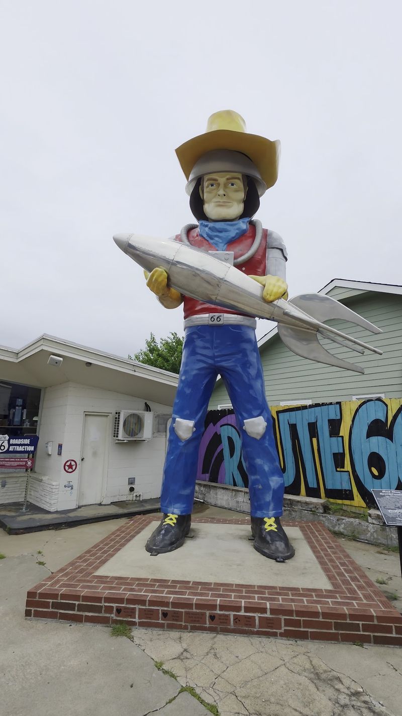 Buck Atom's Cosmic Curios Muffler Man Buck Atom's Cosmic Curios Muffler Man