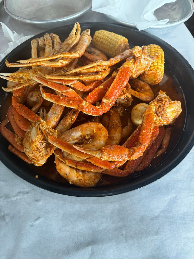 Build-Your-Own Boils and Snow Crab Clusters