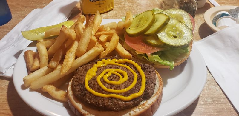 Burgers and Fries That Have Not Changed Since the 1980s Burgers and Fries That Have Not Changed Since the 1980s