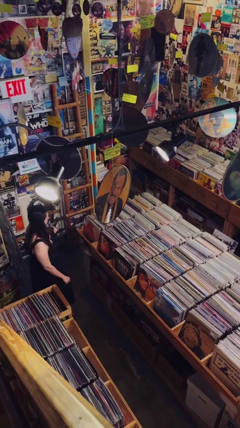 Buying and Selling Vinyl Under One Roof Buying and Selling Vinyl Under One Roof