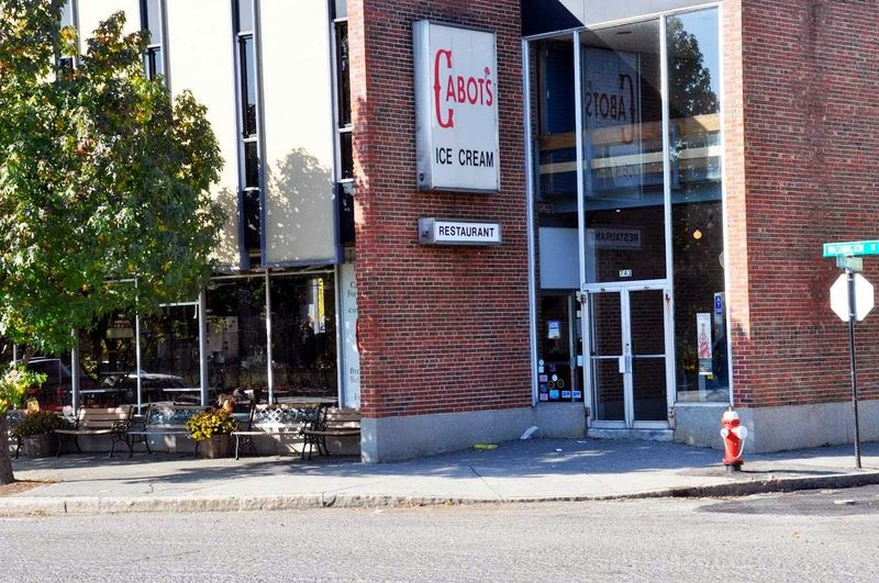 Cabot's Ice Cream and Restaurant, Newton Cabot's Ice Cream and Restaurant, Newton