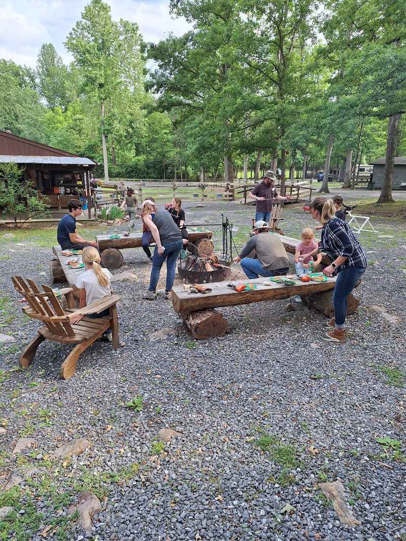 Camping With a Genuine Quiet-Family Feel Camping With a Genuine Quiet-Family Feel