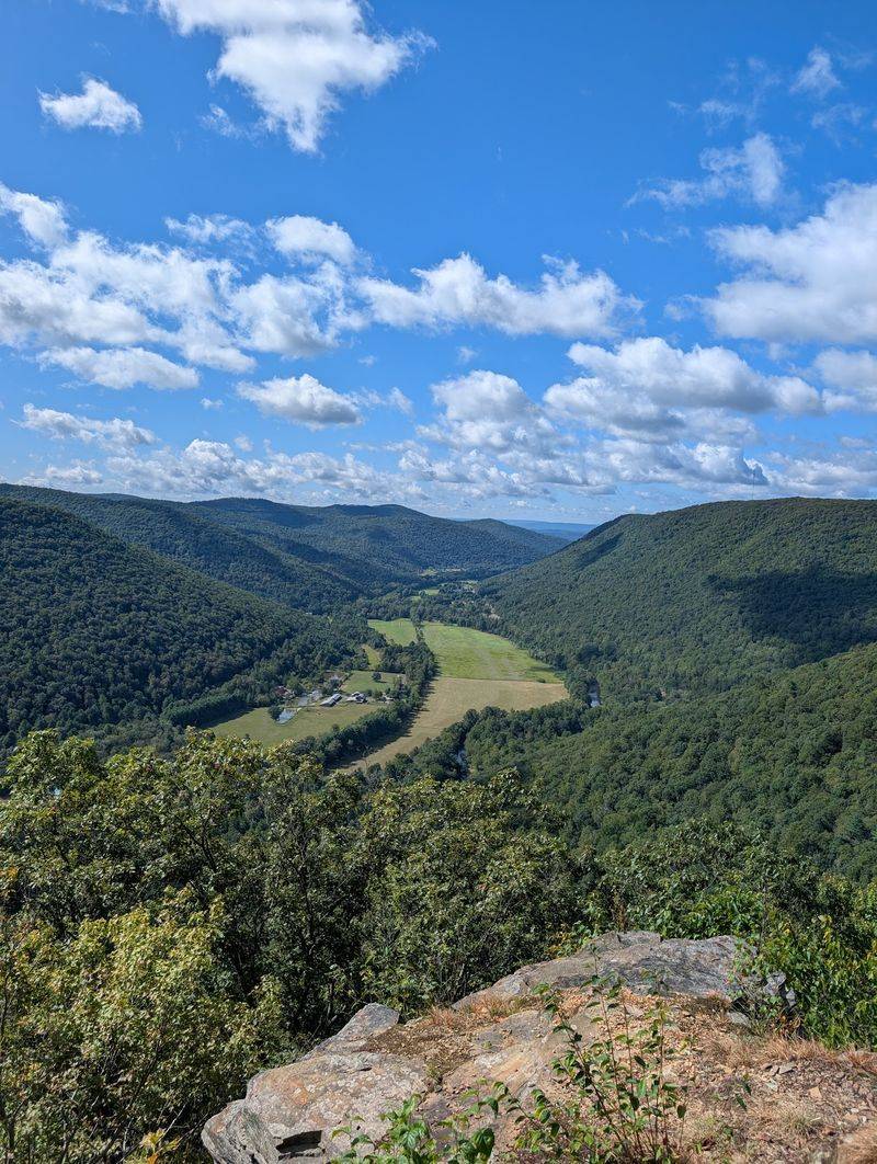 Canyon Vistas That Stop You Mid-Stride Canyon Vistas That Stop You Mid-Stride